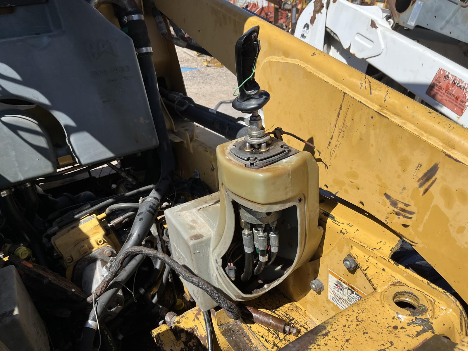 ./imagenes/INVOICE/2019/17617/MINICARGADOR CATERPILLAR 226 (9).JPG